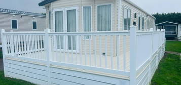 Mobile/park home for sale in Fritton, Great Yarmouth NR31