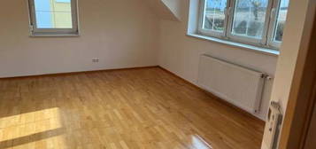 Helle und sonnige Dachgeschoßwohnung