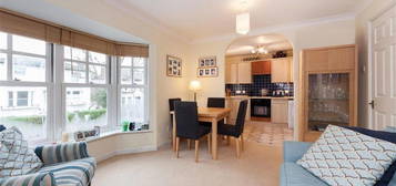 Flat to rent in Cavendish Road, London NW6