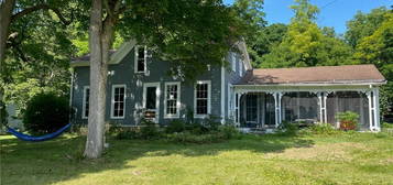 25 N Academy St, Middlebury, NY 14591