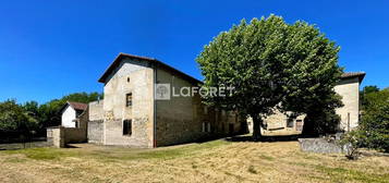 Corps de ferme à vendre à Chatillon Saint Jean