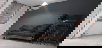 Departamento Semipiso Exclusivo 2 Dormitorios Al Frente Con Balcon Valor Negociable Italia Al 1600 Semi Amoblado