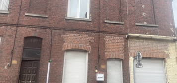 Maison 1 étage  à vendre, 5 pièces, 4 chambres, – m²