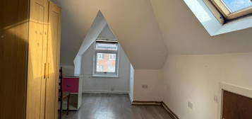 Flat to rent in Harrow Road, Sudbury, Wembley HA0