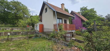 Prodej  chaty 60 m², pozemek 842 m²