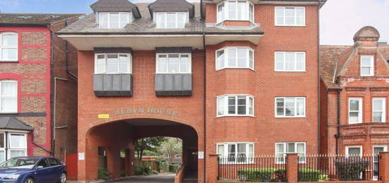 Flat for sale in Alexandra Road, Hemel Hempstead HP2