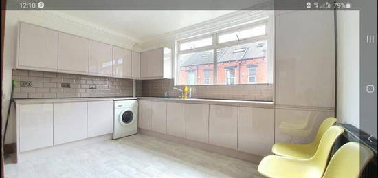 7 bedroom terraced house