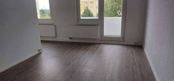 1 Raumwohnung mit Balkon und Wannenbad - 4 Etage