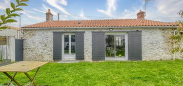 Maison de plain-pied  à vendre, 4 pièces, 2 chambres, 92 m²