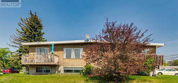 7510 & 7512 Huntridge Crescent NE, Calgary, Alberta 