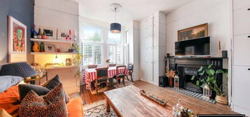 2 bed maisonette for sale