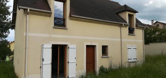 Maison 2 étages  à louer, 5 pièces, 4 chambres, 105 m²