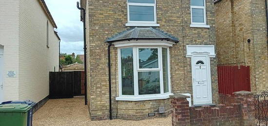 4 bed detached house to rent