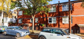 Flat to rent in Uverdale Road, Chelsea SW10