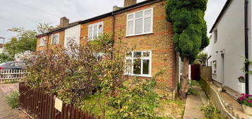 3 bed semi-detached house for sale