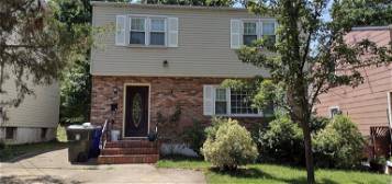 8706 35th Ave, College Park, MD 20740