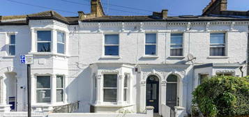 5 bedroom terraced house