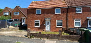 4 bedroom semi-detached house to rent