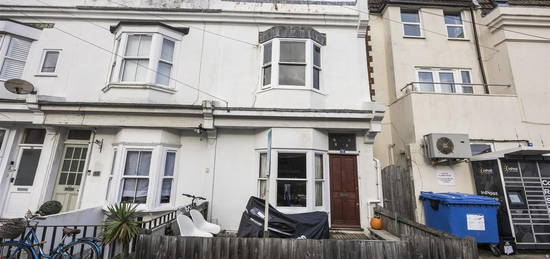 End terrace house to rent in Livingstone Road, Hove BN3