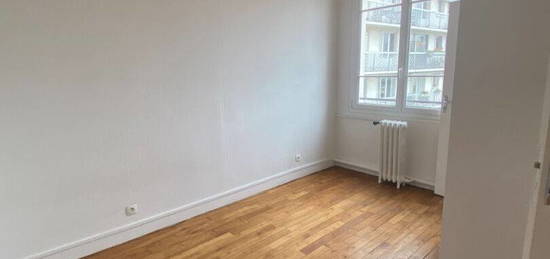 Studio  à louer, 1 pièce, 26 m², Étage 3/–