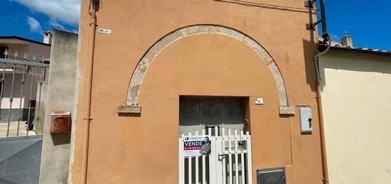 Casa Indipendente con Cortile e Terrazza