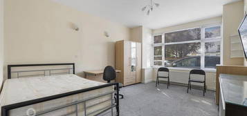 3 bedroom flat to rent