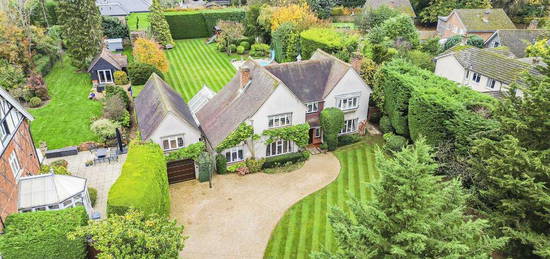 6 bedroom detached house for sale