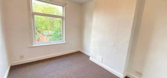 3 bedroom end of terrace house