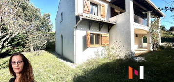 Vente villa 7 pièces 121 m²