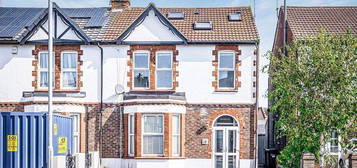 5 bed semi-detached house for sale