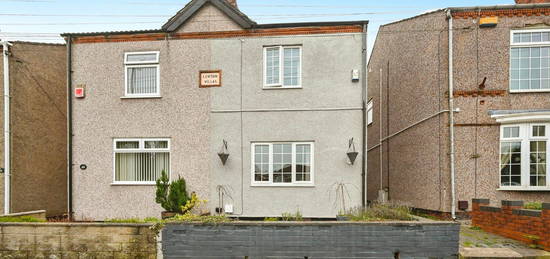 2 bed semi-detached house for sale