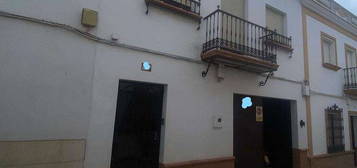 Chalet en calle Gavia Honda en Rociana del Condado