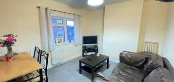 Flat to rent in Charnwood Road, Shepshed LE12