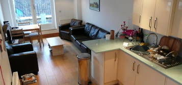 2 bed flat to rent