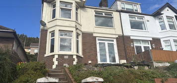 3 bed semi-detached house for sale