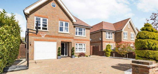 6 bed detached house for sale