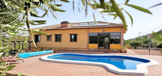 Chalet en calle Umbria de la Zarza en Abanilla