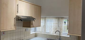 Maisonette to rent in Deer Park Gardens, Mitcham CR4