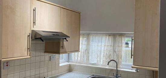 Maisonette to rent in Deer Park Gardens, Mitcham CR4