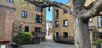 Flat to rent in Canonbury Mews, London N5