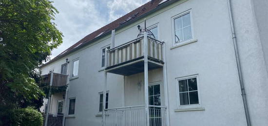 Wohnung in grüner Wohnanlage mit Stellplatz, Balkon und Gartennutzung!