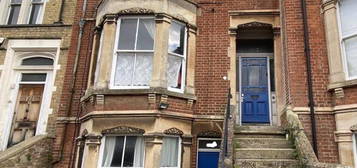 3 bed flat to rent