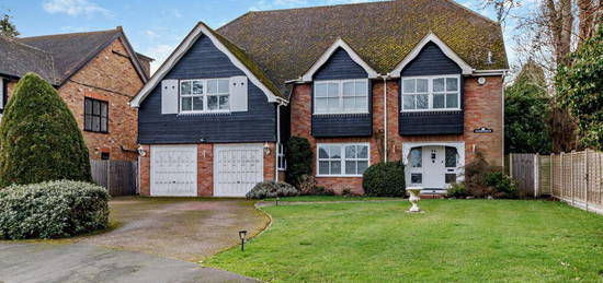 6 bedroom detached house for sale