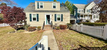 6 Bonad Rd, Dedham, MA 02026