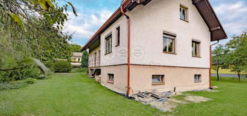 Rodinný dům, 130 m² + 1175 m² pozemek, Hroška, Bílý Újezd