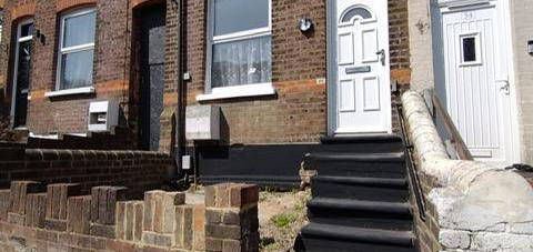 3 bedroom terraced house to rent