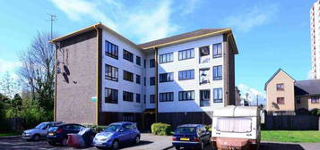 3 bed flat for sale