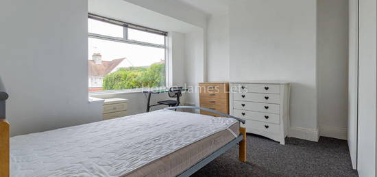 Terraced house to rent in Bevendean Crescent, Brighton BN2