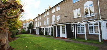 Flat to rent in Glenbuck Road, Surbiton KT6