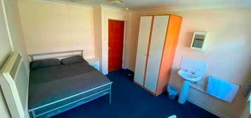 1 bedroom flat share